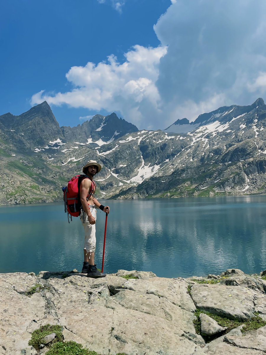ras_hidmunwar's tweet photo. Just visited alpine lake
what an unexpectedly beautiful and peaceful spot. 
I can't even put into words how tranquil it was
.
.
.
📍 Madhumati Lake ( Gurez valley )
.
.
#alpine #gurez #mountains  #hiking #trekking https://t.co/54qRY49ViF