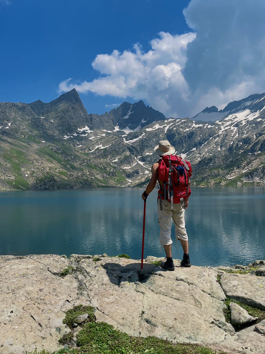ras_hidmunwar's tweet photo. Just visited alpine lake
what an unexpectedly beautiful and peaceful spot. 
I can't even put into words how tranquil it was
.
.
.
📍 Madhumati Lake ( Gurez valley )
.
.
#alpine #gurez #mountains  #hiking #trekking https://t.co/54qRY49ViF