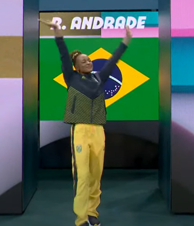 SeriesBrasil's tweet image. SÃO ELAS! Rebeca Andrade e Flavia Saraiva chegaram na Final da Ginástica Artística Geral #Paris2024