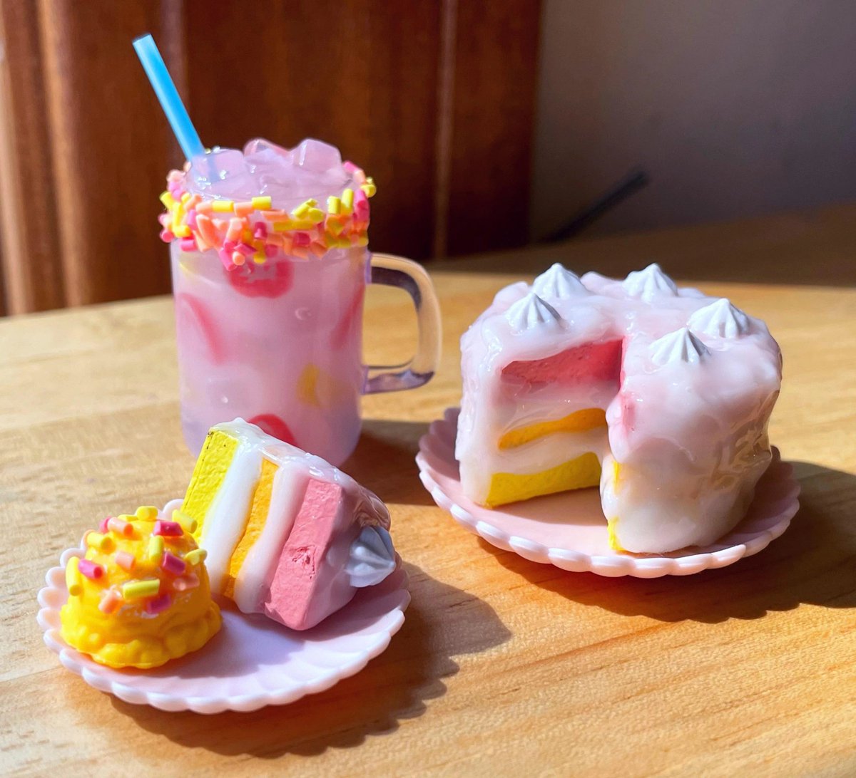 jessicajaimeshe's tweet image. #poderosoenllamas Felicidades niña a @lisskeletor 🧁