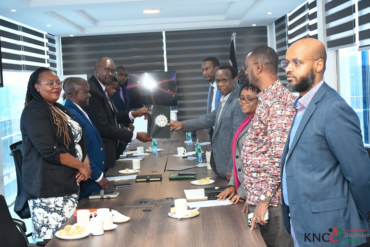 PatrickNyangwe5's tweet photo. This morning, a key engagement took place between KNCCI, led by KNCCI President Dr. Erick Rutto, and the Council of Economic Advisors to the President led by David Ndii. 

This was a strategic meeting to gear the country to economic recovery. https://t.co/aDaolrUqNS
