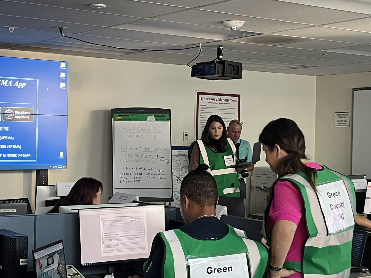 mcfrsPIO's tweet image. PIO Training continues with Daylong functional exercises - Day 4 (of 5) @FEMA_EMI Advanced PIO Course #NETC students represent local town, city, county, municipal & State governments FEMA, to name a few. FEMA PIO Instructors from MD, DE, NH, WV