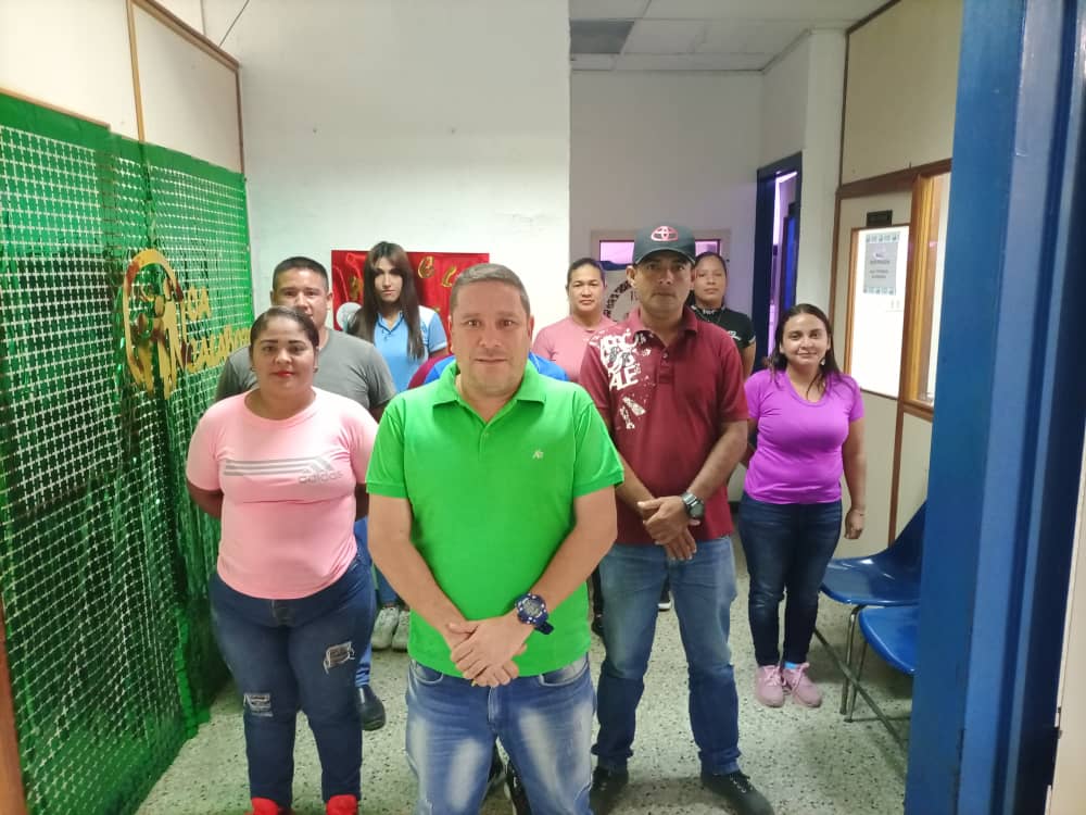 #01Ago🇻🇪| La <a href="/oacalabozo/">Ofc. Adm. Calabozo</a> realizó Parada Bolivariana, con toda la tropa para dar inicio al mes de Agosto, y para honrar Nuestros Símbolos Patrios 
#PuebloDeJusticia #salud #ivss #Guárico #SeguridadSocial
<a href="/NicolasMaduro/">Nicolás Maduro</a>
<a href="/Somosivss/">Instituto Venezolano de los Seguros Sociales</a>
<a href="/MagaGutierrezV/">Magaly Gutiérrez Viña</a> <a href="/delcyrodriguezv/">Delcy Rodríguez</a>