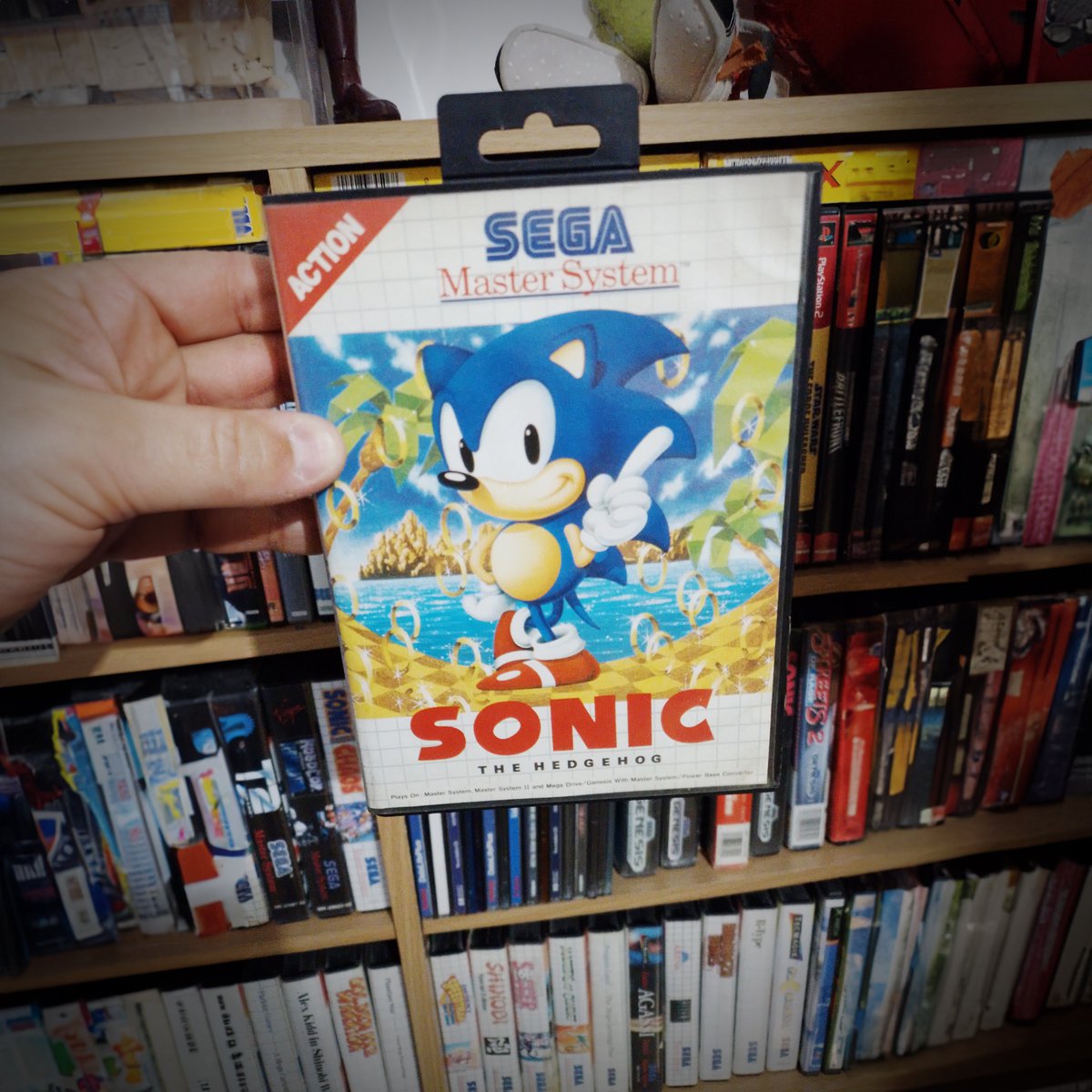 MFarras27's tweet photo. #SonicTheHeadgehog para la #SegaMasterSystem es un juegazo de #8bits No es una adaptación del #Sonic original de la #SegaGenesis es un juego totalmente nuevo y diferente. Con otros niveles, mecánicas y jefes distintos. Lo recomiendo mucho si alguien no lo ha probado todavía. 😃 https://t.co/aux9TqH4Px