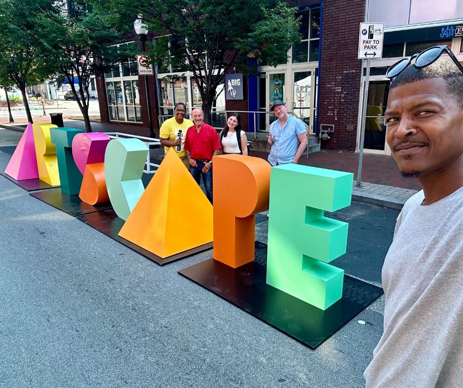 PROFILES tweet media