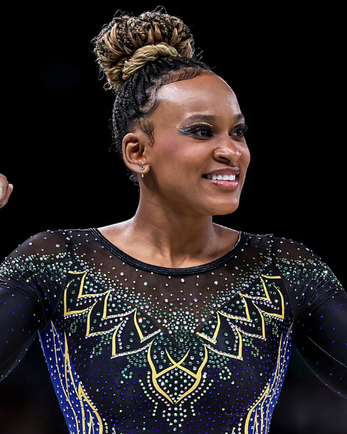 sboficial's tweet photo. 🚨 Rebeca Andrade tirou NOTA MAIOR que Simone Biles nas barras assimétricas.

• Rebeca: 14.666
• Simone: 13.733 #Paris2024 https://t.co/DG6lFWGQ2Y