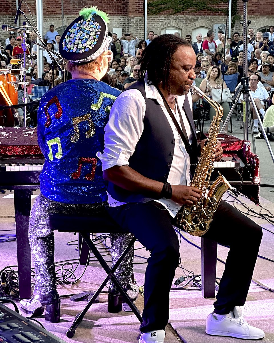 UPresents's tweet image. Tonight at the bandstand is Elton Rohn! 🎹✨ Don't miss this incredible tribute to Elton John. See you there!

Photos courtesy Rob Hyland. RH+A

#TNATB #UnionvilleMainStreet #LiveMusic #ThursdayNightsAtTheBandstand