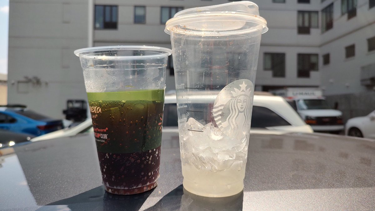 maureenc144's tweet photo. .@panerabread see? Yours is not 20 oz. You cannot say Starbucks is inaccurate, not with their reputation. When I get home I will post with measuring cup. https://t.co/WtpoQk6VrW