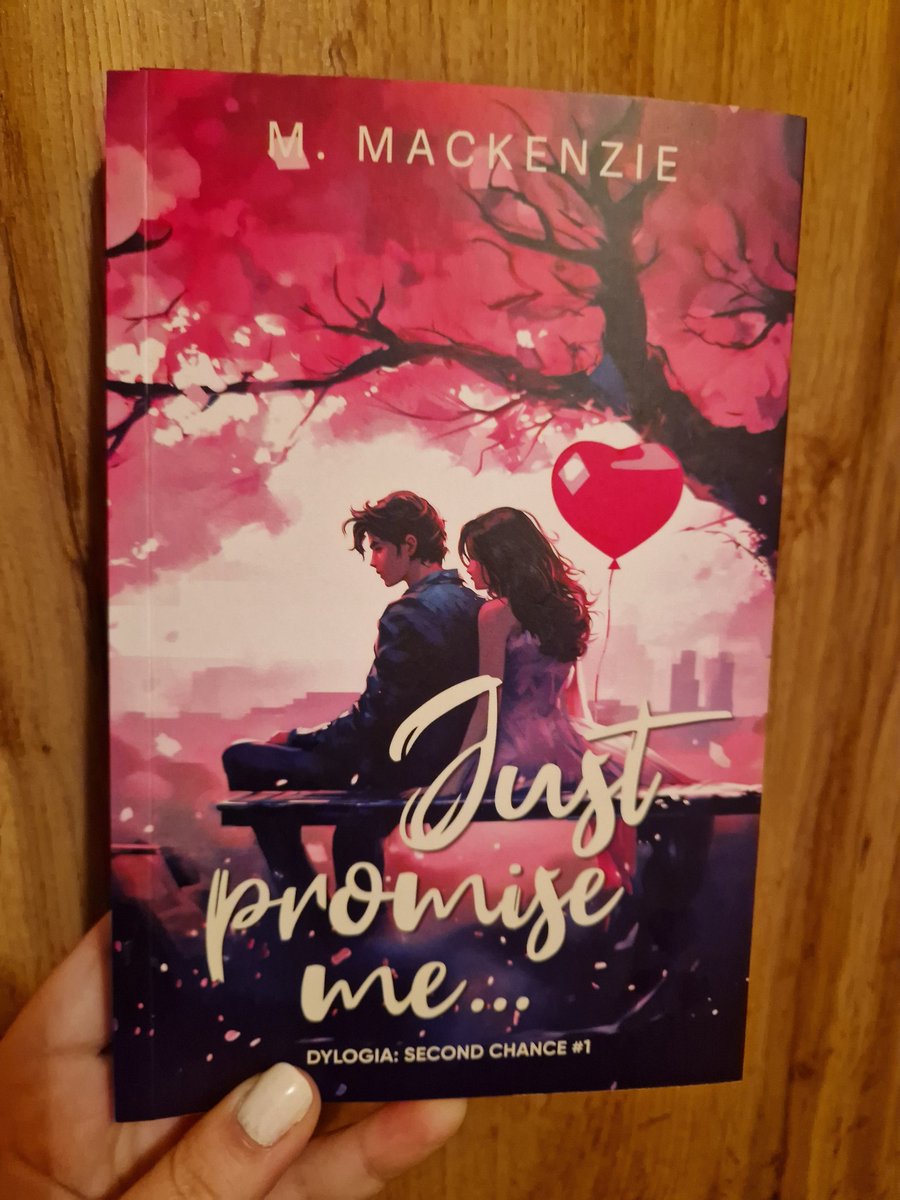 Ania04997360215's tweet photo. Mam ją! 😍😍😍
Jeszcze przed oficjalną premierą🥹
Na żywo jeszcze piękniejsza🥹🩷
Gratulacje @MrsMackenziee 🫶😘

@Wyd_BlackRose 

#justpromiseme 🩷🏈 https://t.co/9fSamwThvf