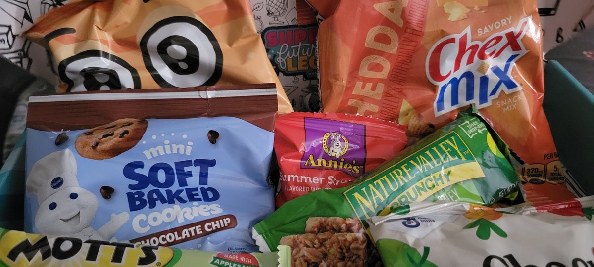 minna614's tweet image. #Gratsy back to school box.  Love it!