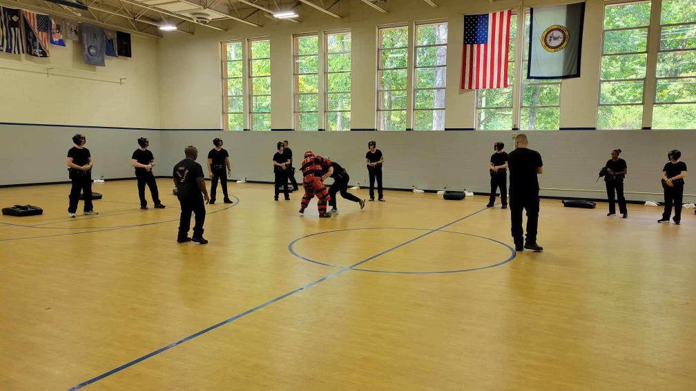 VSPPIO's tweet photo. Earlier this week the Trooper-Trainees of the 142nd Basic Session learned defensive tactics and the proper use of their ASP baton. Tomorrow evening they'll return home to their families and be back at the VSP Academy Sunday night to begin Week 6.
#vatrooper #vastatepolice https://t.co/92EeD4OnFV