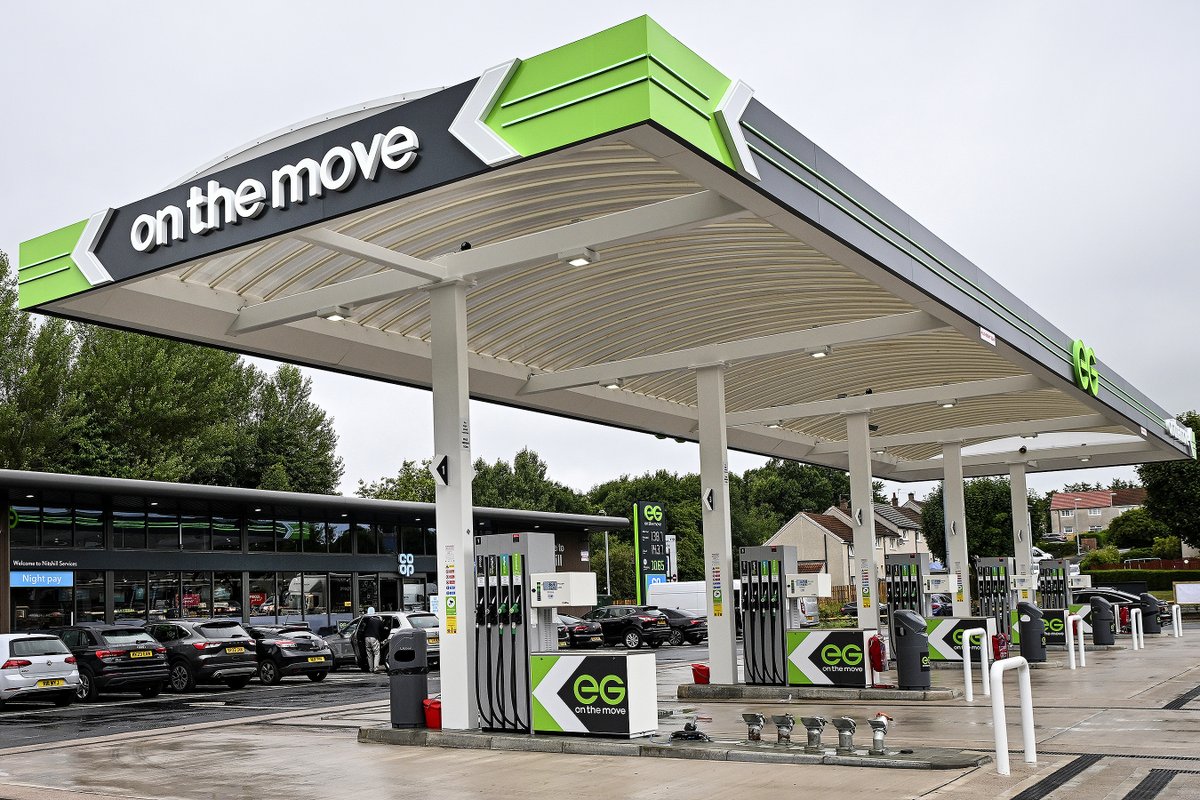 Nitshill Services with new @CoopUK store launches today - the first to launch in #Scotland following the agreement with Co-op and petrol forecourt business, EG On The Move...
#Darnley #Nitshill #Glasgow #EVCharging #Franchise
You can read more here: co-operative.coop/media/news-rel…
