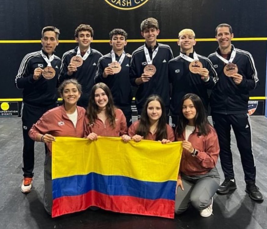 bkcolombia1's tweet photo. 👏¡Histórica medalla de 🥉 para el equipo masculino en el Mundial Juvenil de Squash en Houston, Texas 2024!
👉 Iván David Santamaria del #teambk formó parte de este equipo junto a José Santamaria Juan Jose Torres, Juan Irisarri1 y sus entrenadores Martin Knight & Diego Becerra. https://t.co/UkBydT07pB