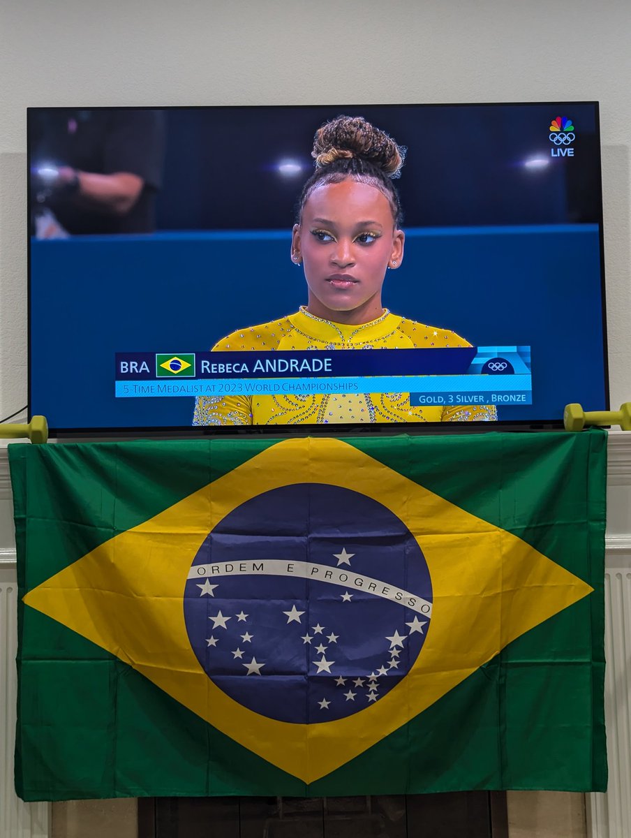 tuttiq's tweet photo. Vai Rebeca!! Vai Flavinha!! #Brasil #Gymnastics #Paris2024 https://t.co/7oG7I4U1Re