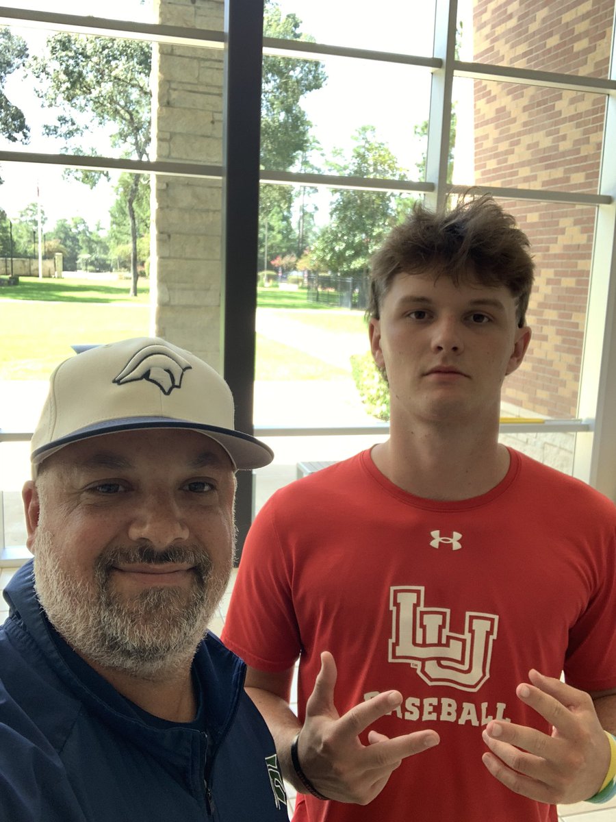 coachJWare55's tweet image. Always Good seeing former players! @VaughnMckeever could absolutely do it!!
#QB1 #ChampChamp