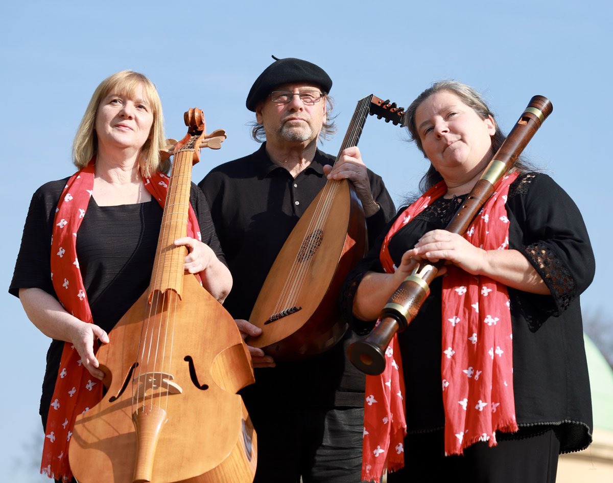 Tomorrow evening Hexachordia, presents a celebration of the English garden in music, song and words. Playing on authentic copies of original instruments from the Medieval and Tudor the group performs music inspired by formal gardens and the English countryside.