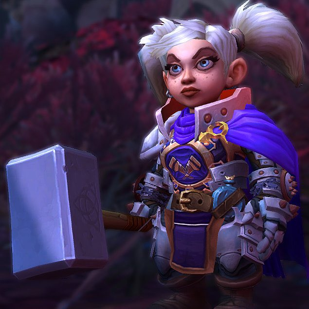 PaladinBeans's tweet photo. To all my new followers, my Twitter is just Beans in this pose 99% of the time, showing off my new mog. https://t.co/BNkdl3Nrm0