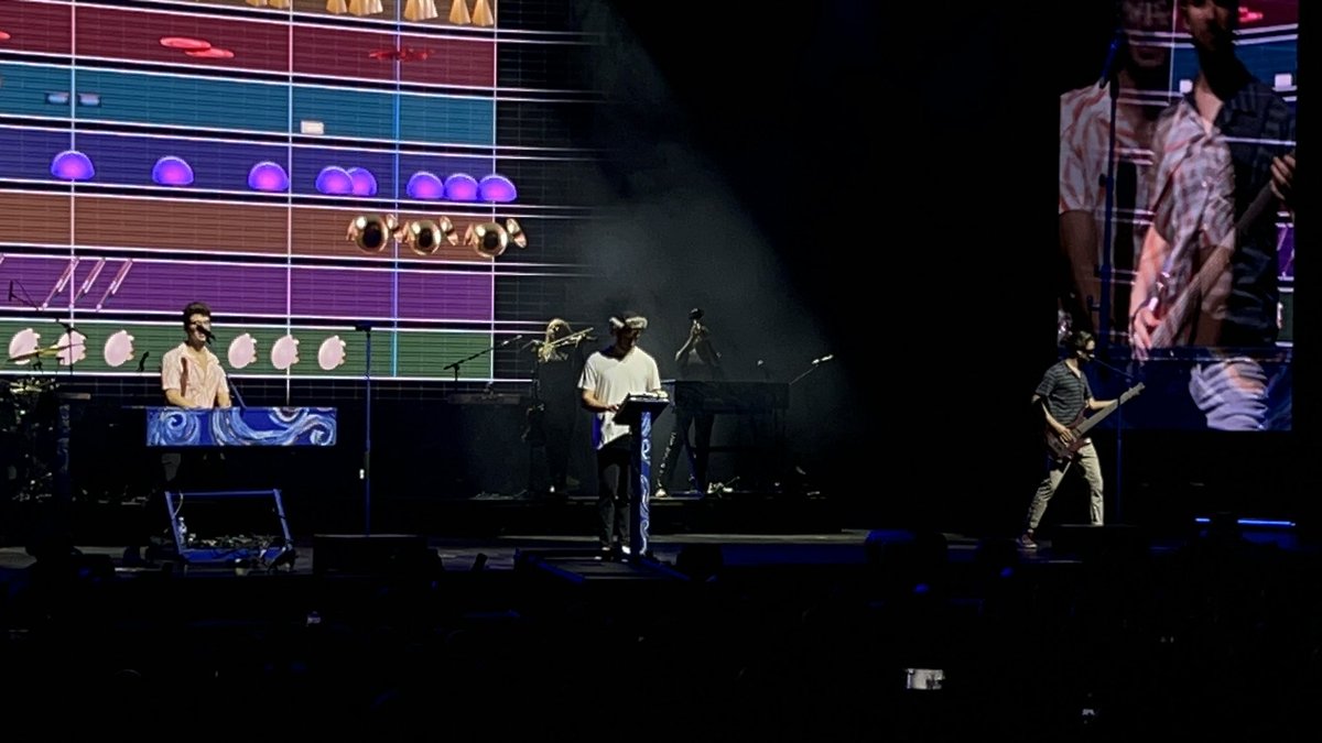miaklein_13's tweet photo. Ready for round 2! @AJRBrothers @RyanAJRbrothers @JackAJRbrothers @AdamAJRbrothers 
•
•

#TheMaybeManTourDC #TheMaybeManTour #AJR #TheMaybeManTourNashville https://t.co/giCC9cSnvH