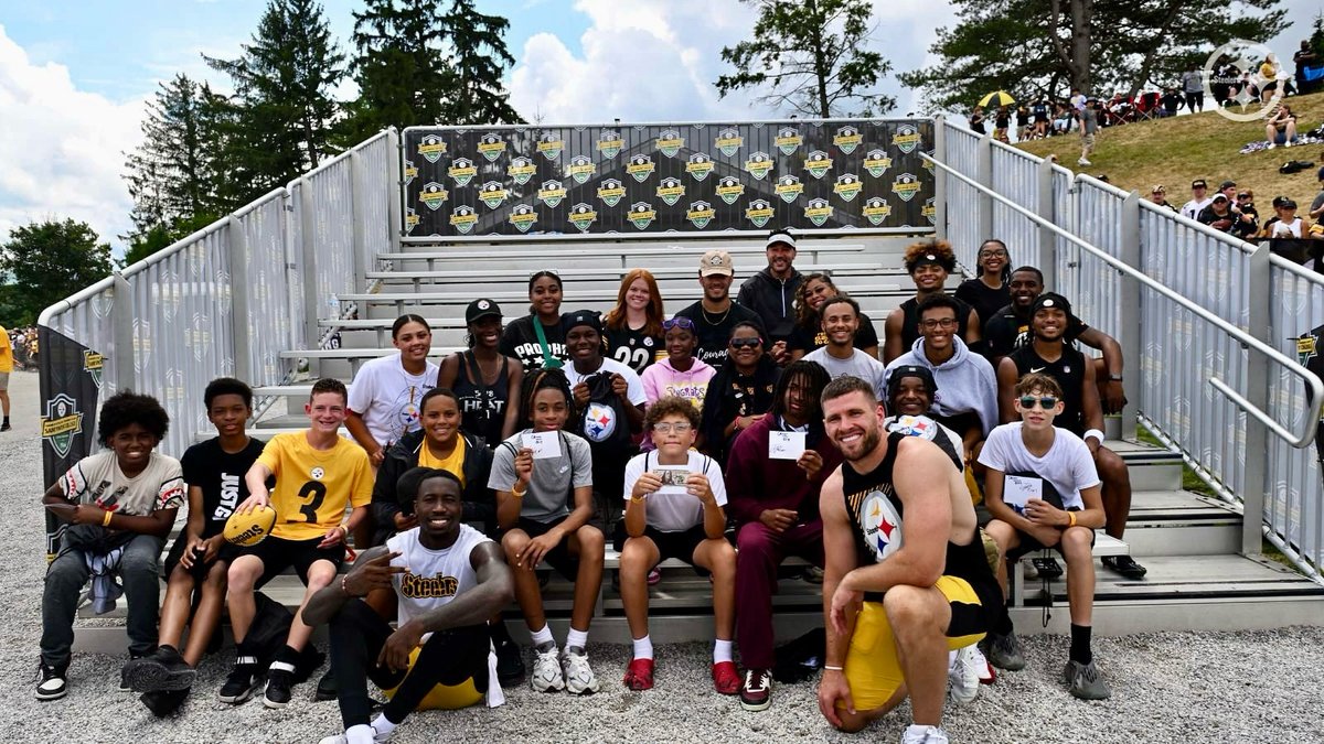 BestoftheBatch's tweet image. We had an amazing time at the Steelers training camp. It was a blast meeting both current and former players. Thank you to the Steelers community for hosting us and making this day unforgettable! 🏈🙌 

#SteelersTrainingCamp #campbatch #graditude #bootcamp #summercamp #clubhouse