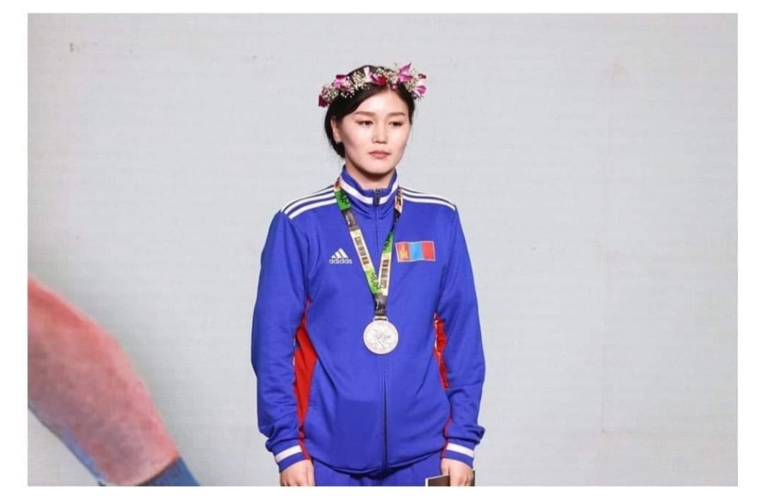 Эвий минь. Бүгд л чадлаараа тултал үзлээ. Та нараараа бахархаж байна аа...