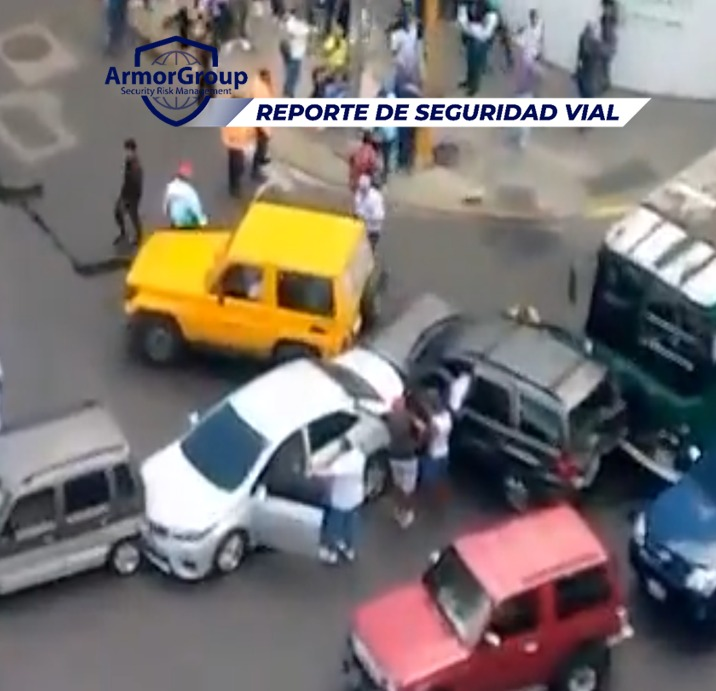 armorgroupven's tweet photo. ☑️ AVENIDA PRINCIPAL DE MARIPÉREZ
Caracas | 01 Agosto 2024 | 01:02 PM

Colisión vehicular múltiple a la altura de la Hermandad Gallega, se genera retraso. https://t.co/qxESdRBoie