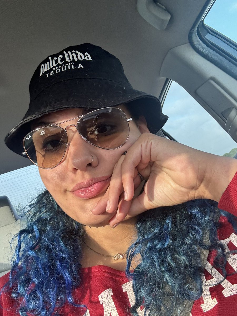 darycoronel's tweet photo. En camino a que mi mami me apapache el alma y a llenarme de buena energía veneca 🥹❤️‍🩹 https://t.co/TqvgMHttxT
