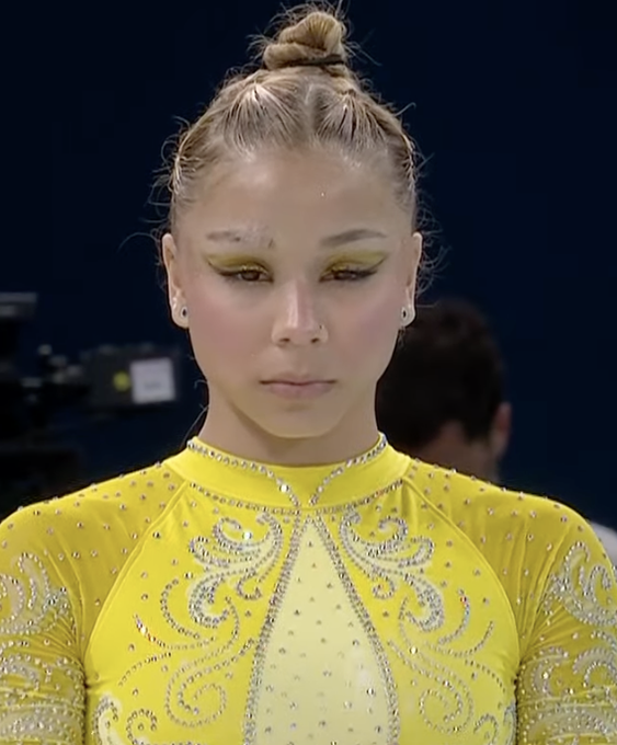 paulawhos's tweet image. Flavinha, you have to stop. You smoke too tough. Your swag too different. Your bitch is too bad. They&apos;ll kill you.