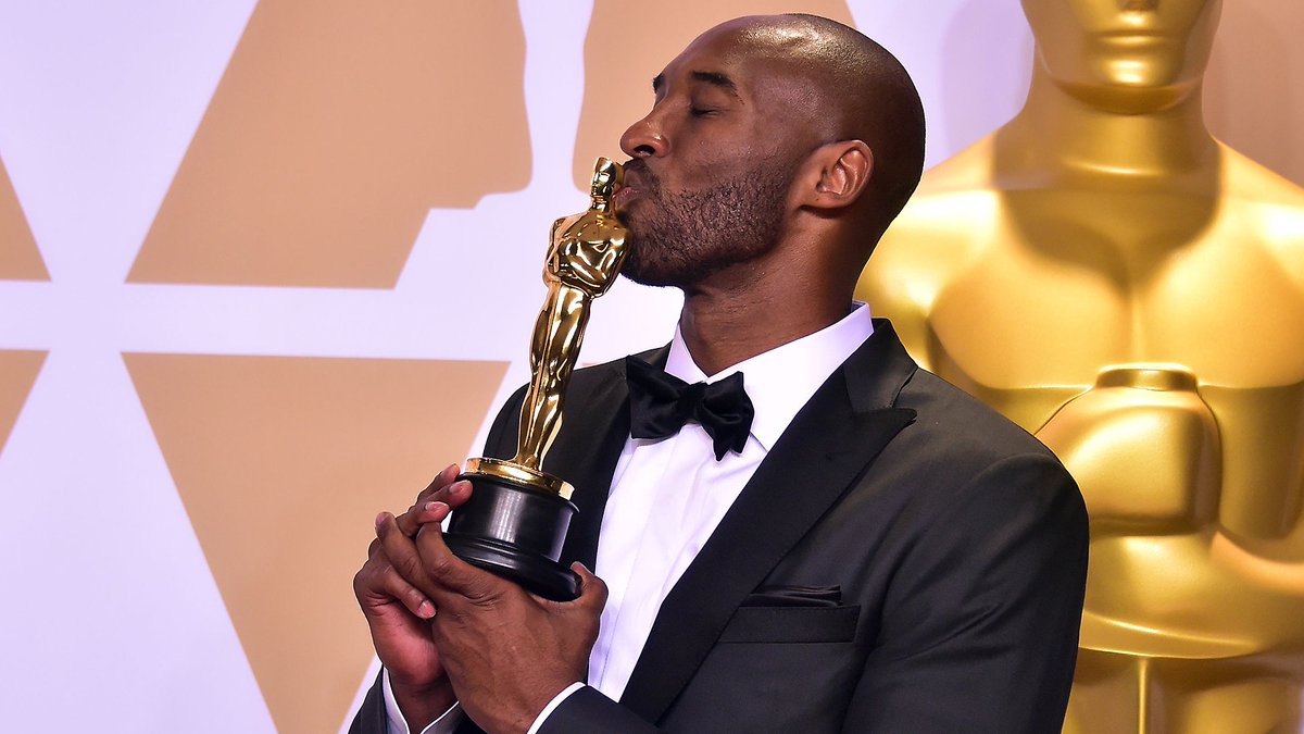 NBALAKERSBLOG's tweet photo. Único ser humano en la historia del planeta Tierra en ganar una medalla de oro y un Oscar 🐍 https://t.co/Xy78R0IYkI