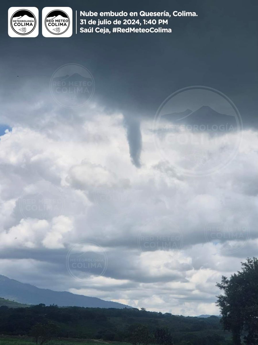 TornadosMexico's tweet photo. Ayer por la tarde se observó una nube embudo nuevamente en #Colima. El reporte fue cerca de las 13:40 hora local en la comunidad de Quesería. 🌀

Vía @MeteoColima. https://t.co/QNiWr3lsG6