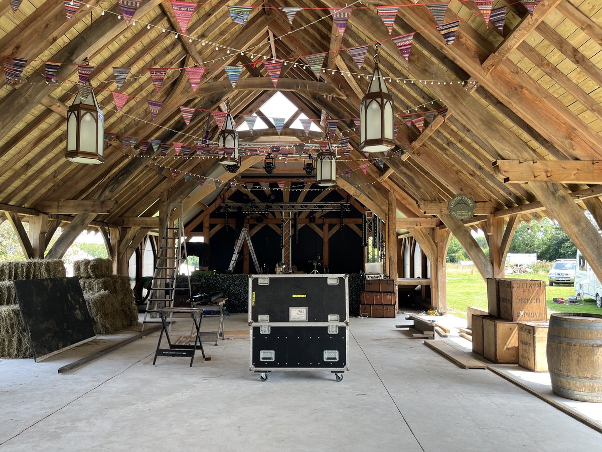 There's stuff going on down at McBuzz's Barn.
It all kicks off this Saturday... 💃🕺 Come on down! 😎🍺