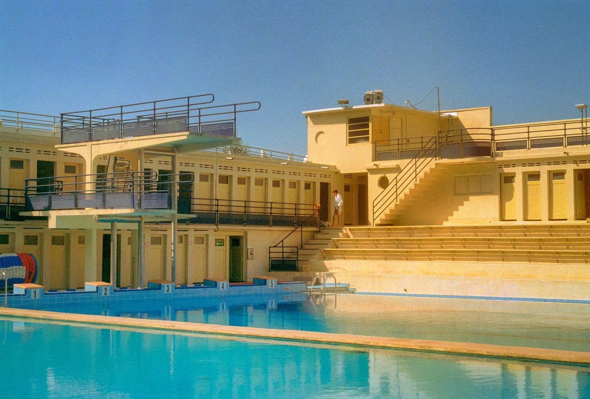maximevisticot's tweet photo. Retour sur ma série d’une piscine art déco des Hauts-de-France sur film ✨ https://t.co/eygClXHuCo