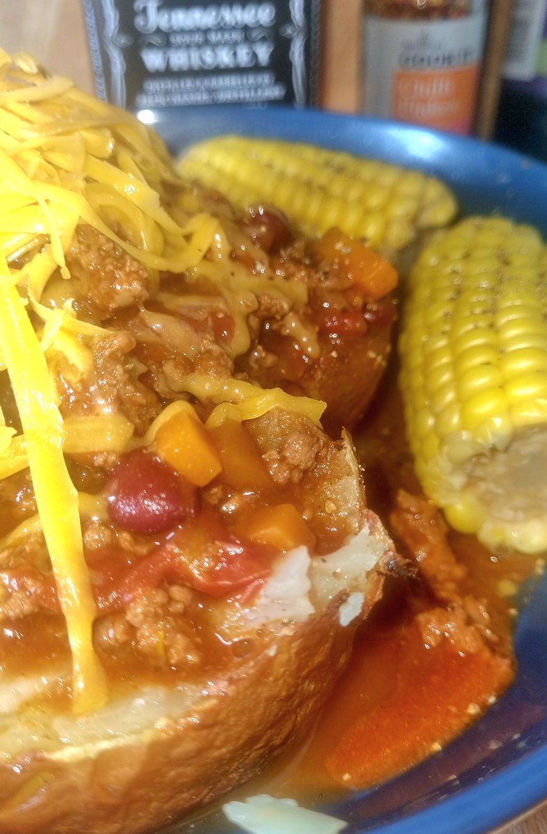 AwTroon's tweet photo. Gutted I had no sour cream but next time I'll just make my own the day before. I used Orkney cheese to top the chilli off. #Foodie #ScottishKitchen #ScottishGranny #Chilli https://t.co/eE5ToVmdH4