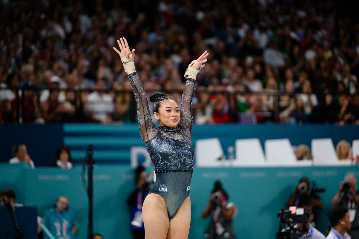 USAGym's tweet photo. @Simone_Biles ➡️ Uneven Bars
➡️ @sunisalee_ 
➡️ 14.866 https://t.co/WCdcDrCmFH