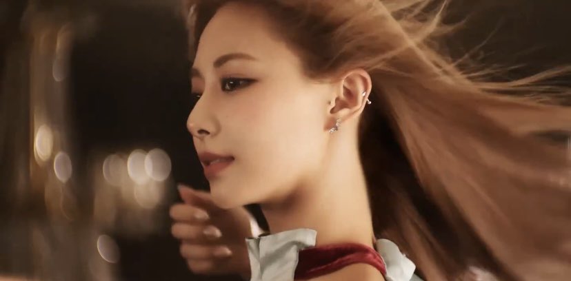 #abouTZU 

tzuyu references of her iconic viral moments in twice music video and after, her solo debut. she’s a genius!!