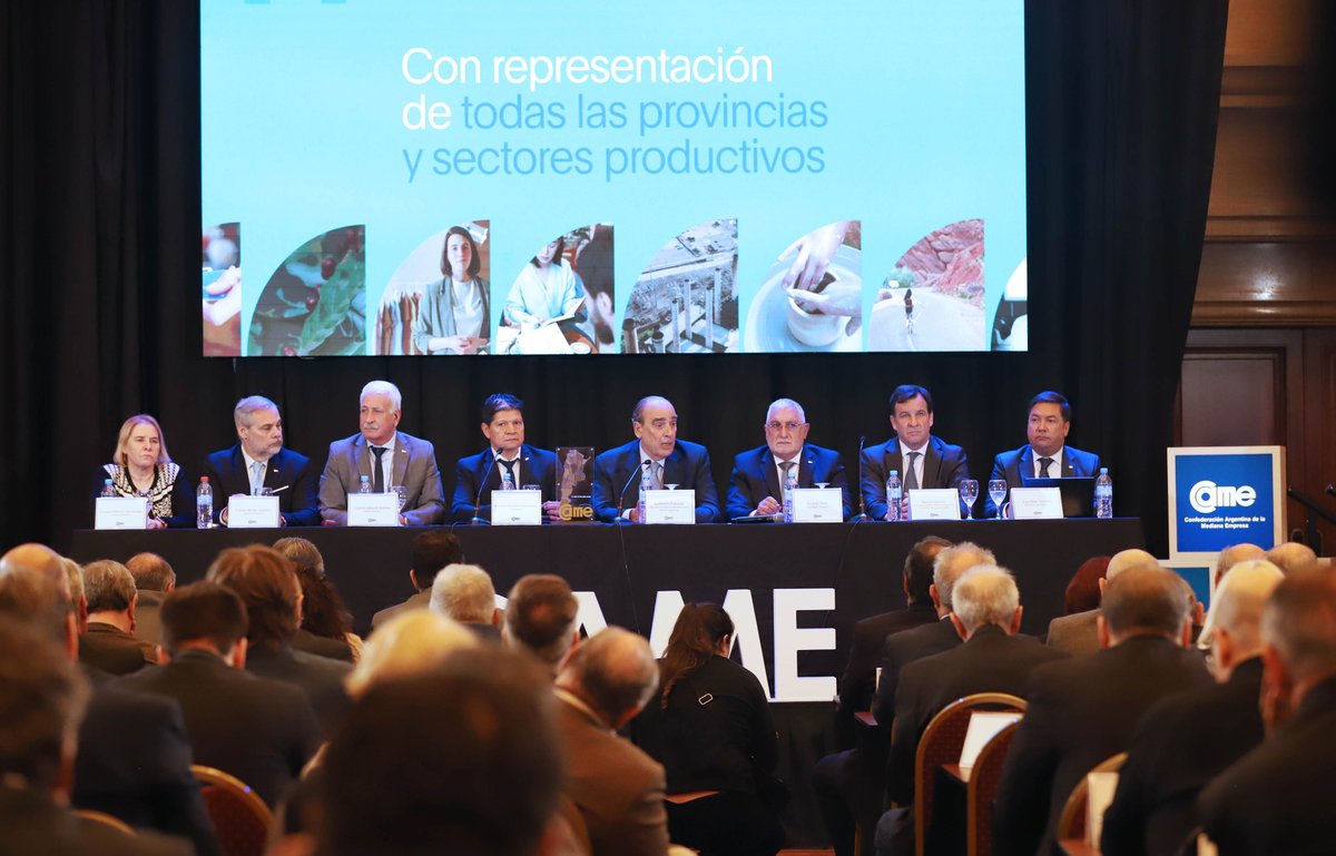 redcame's tweet image. CAME PLANTEÓ A @GAFrancosOk POLÍTICAS LABORALES E IMPOSITIVAS DIFERENCIALES PARA PYMES 

🗣️ En el marco de un nuevo Consejo Directivo federal, el presidente @AlfredoGZChaco se refirió a la sanción de la #LeyBases en la reglamentación del capítulo laboral y la consecuente…