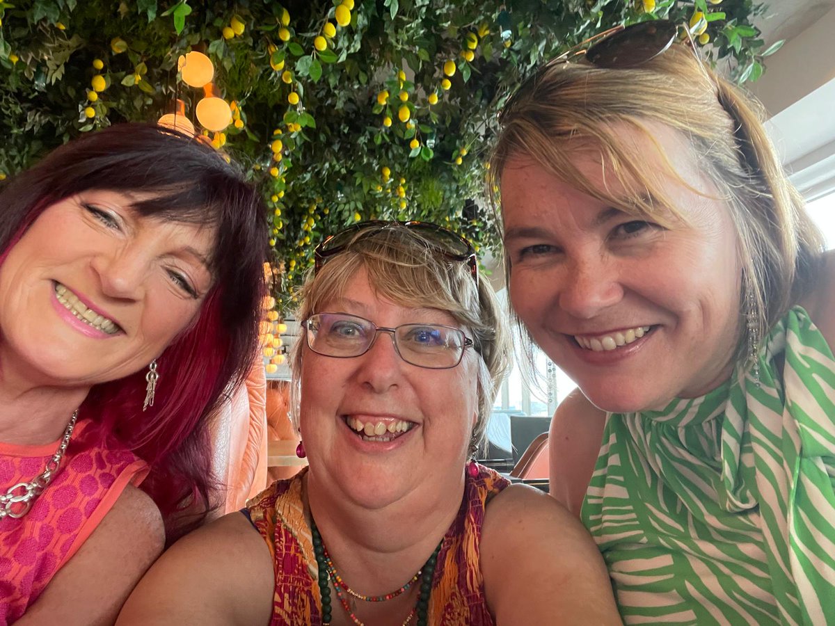 ConnorCeri's tweet image. The @UHS_OrgDev team were out out last night, saying goodbye and good luck to @GemmaGenco as she moves onto a great new job. Thanks for everything you've done for @UHSFT Gem! ❤️