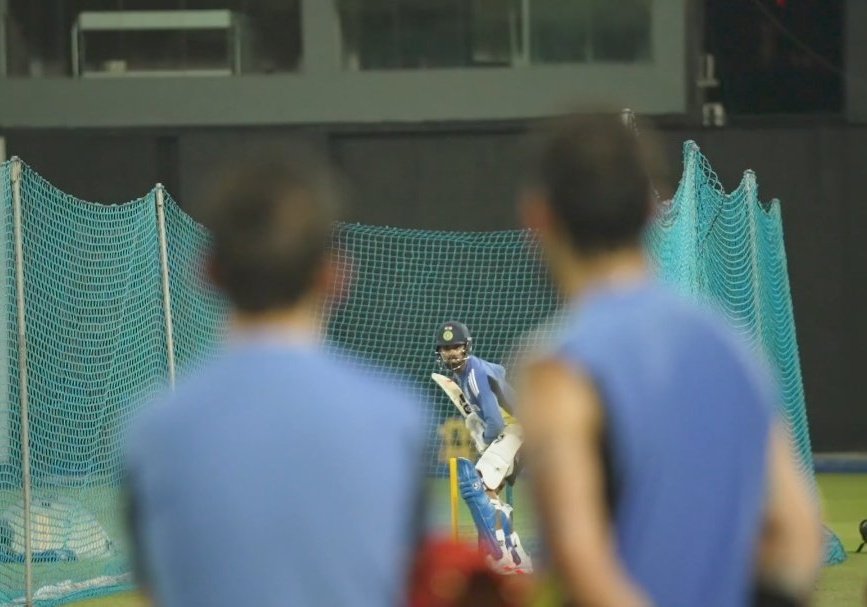 Mortuz_17's tweet photo. All eyes on Kl Rahul 👑 https://t.co/J2SKxJL8d2
