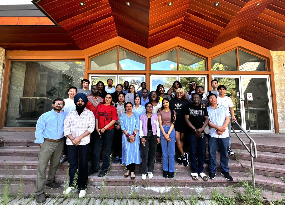 SJC_College's tweet photo. It’s been a pleasure hosting this group of IAEP students!
Thank you for visiting SJC, we can’t wait to see what you do next 🙌
#UManitoba #UMStudent #SJC #SJCStudent #StudentCommunity #CollegeCommunity https://t.co/Jyjf6v2W2D