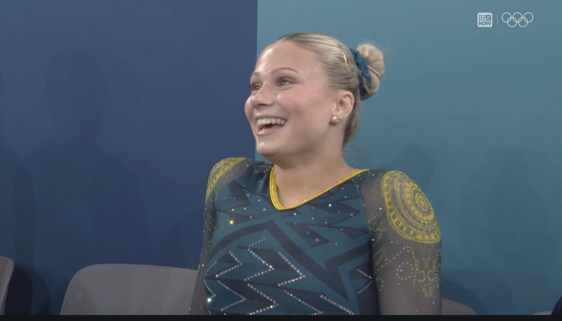 Clean through 3 events with a Yurchenko double twist to come on Vault…Ruby Pass is a rising star in the All Around at just 17 years of age 😯 🤩 🇦🇺
