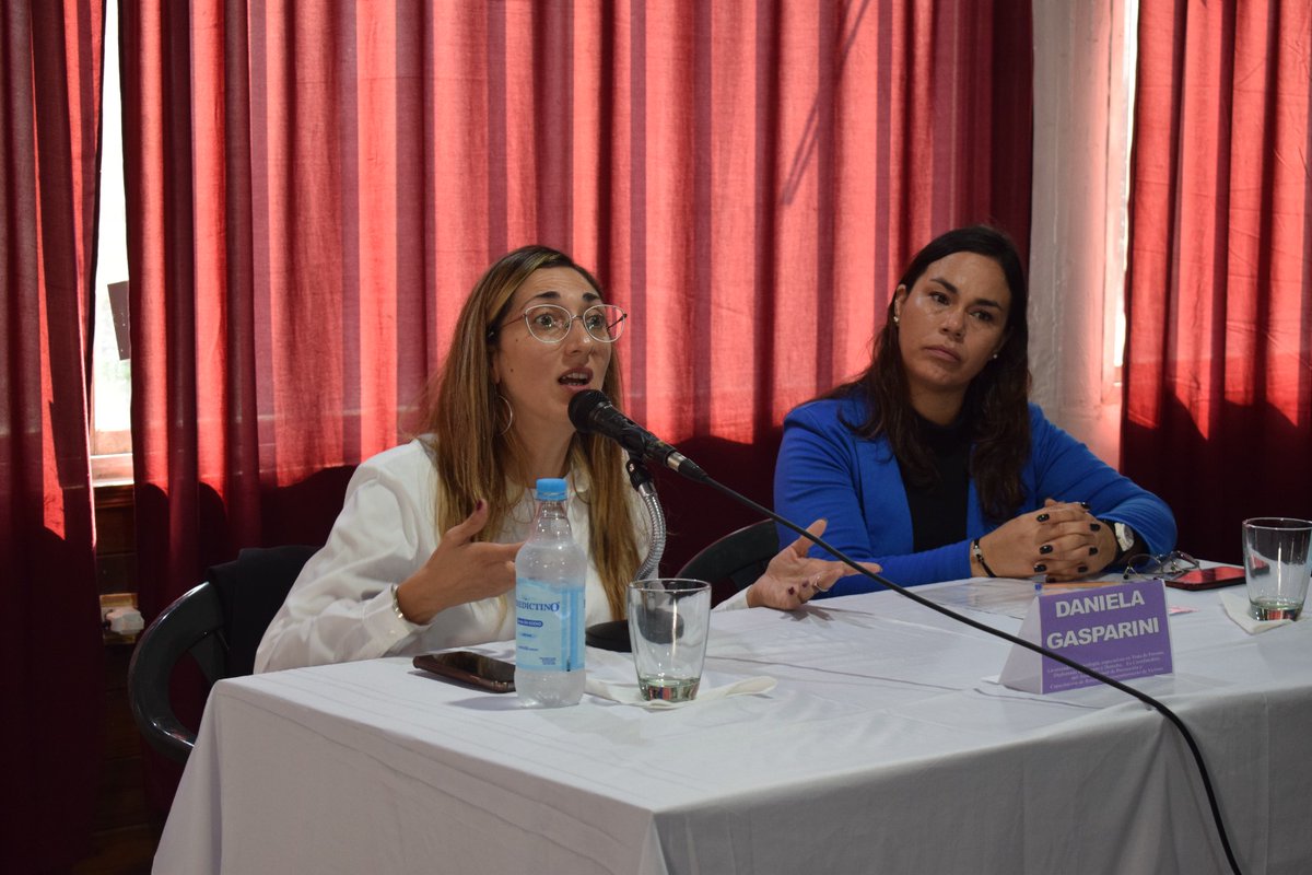 LDScorrientes's tweet photo. 🙌💜 Nos visitó Daniela Gasparini

🔙 En el día de ayer tuvimos la grata visita en #Corrientes de nuestra dirigente de la Ciudad Autónoma de Buenos Aires, psicóloga de la UBA y especialista en temas de trata y de género, @DaniGasparini ✊🏼 https://t.co/dR3yMRttqs