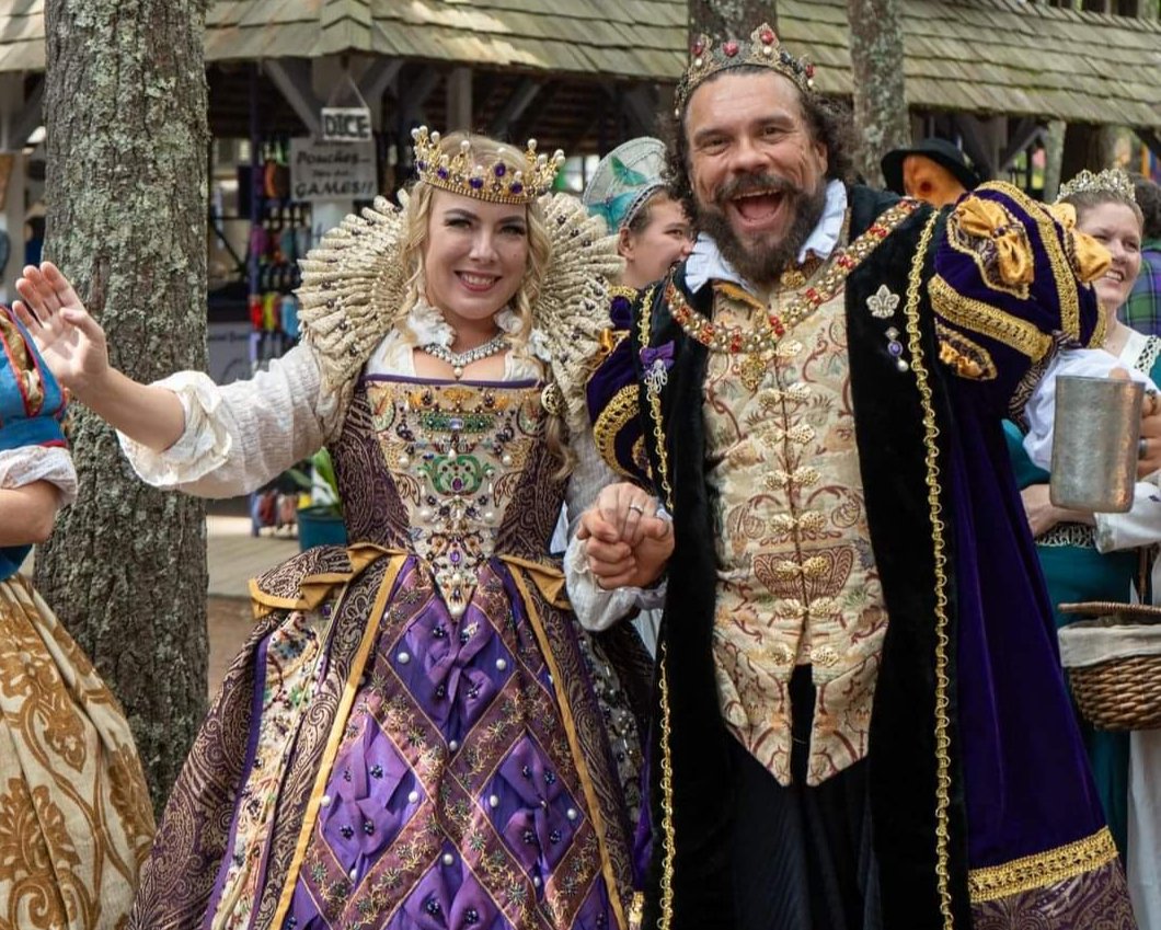 KRFaire's tweet photo. Loyal subjects, art thou ready to return to the realm?!  Less than one month until the opening day of King Richard's Faire, THE New England Renaissance Festival. Tickets on sale now at https://t.co/E16Kg1KVFJ https://t.co/DdvyaCnHYY