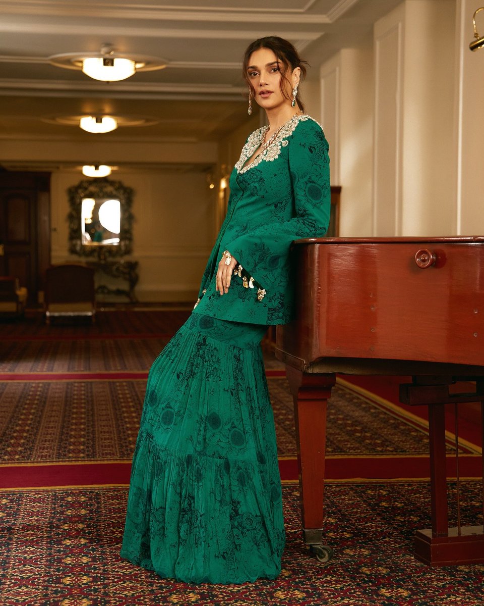 stargallery2020's tweet photo. #AditiRaoHydari https://t.co/YFnQ2xXrGe