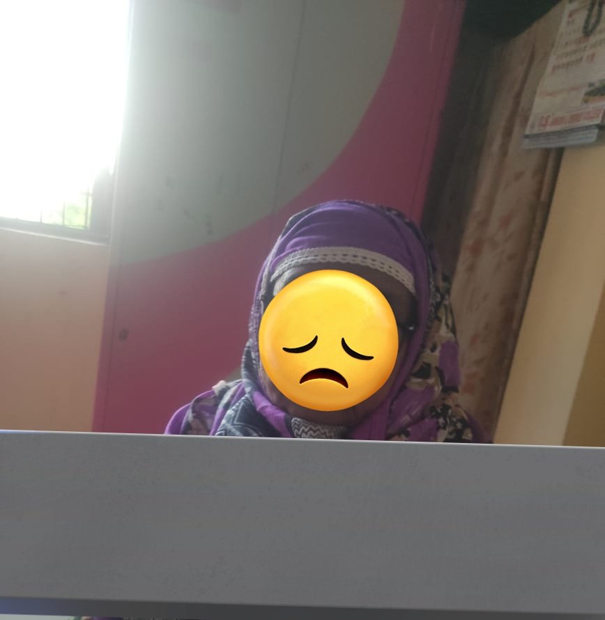 _OfficialShafi's tweet photo. Assalam walikum... 
#Innallillahi_wainna_ilaihi_rajioon🥺 
The divorcee daughter and her widowed aged mother were living in a rented house, due to heavy rains the house wall broke and fell down, daughter got some serious injuries and the mother died on the spot.

Note : Both of them have no support, ₹15k required for her last rites, if anyone wants to help her then DM.
#VerifiedCause 
#UrgentRequest