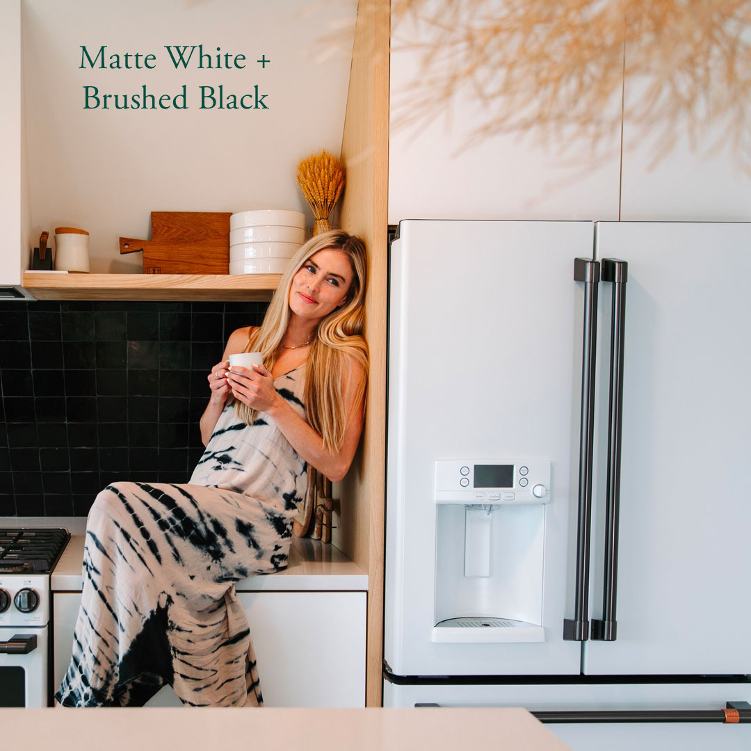 PacificHomeHI's tweet image. It&apos;s an easy start to the weekend when your refrigerator makes hot water at the perfect temp for your drink of choice. Plus, enjoy the bonus counter space. ☕✨ #CafeAppliances #DistinctByDesign #matcha #tealove