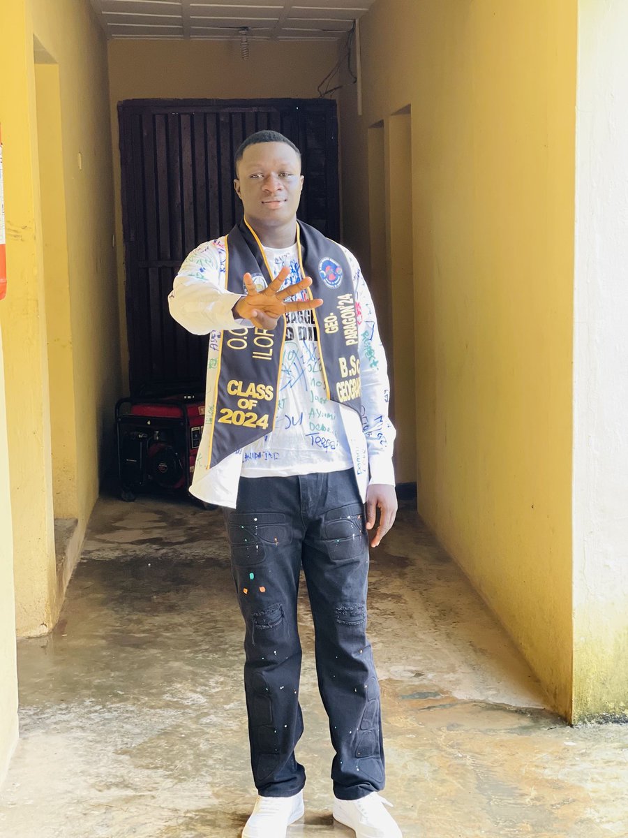 ola_waleeee's tweet image. I CAME I SAW I CONQUERED

    4 YEARS ✅
    ASUU STRIKE 😫
    8 SEMESTER ✅
    75 COURSE ✅
    158 UNITS ✅

B.SC GEOGRAPHY AND REGIONAL PLANNING BAGGAD 🎓. Thank you lord 🙏#fyb #class24 #oou #geography 

@OOUStudentUnion @oou_premium @avieetheplug__