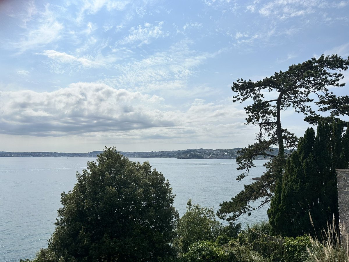 MrsHyear5's tweet photo. Lovely to spend some time enjoying where I live! #torbay #summerholidays #wifeandmother #rest https://t.co/gjsob3ZpYs