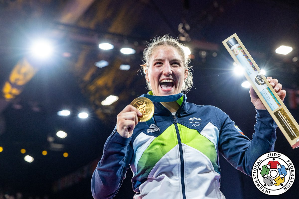 judoSLO's tweet photo. ‼️ Jutri ob 15.45 sprejem naše olimpijske prvakinje Andreje Leški na letališču Jožeta Pučnika!👏🥳  Pridružite se nam in naredimo veličasten sprejem za našo junakinjo 💪🥋🇸🇮
📷: Sabau Gabriela/IJF
@TeamSlovenia
#judoSLO #TeamSlovenia https://t.co/vfx8HcWH7j