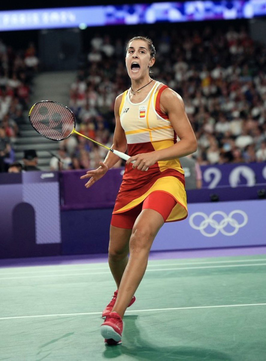 CAROLINA MARÍN A CUARTOS 🔥🇪🇸

 <a href="/CarolinaMarin/">Carolina Marín</a> remonta el partido (12-21, 21-9 y 21-18) contra Zhang y estará en los cuartos de #Paris2024