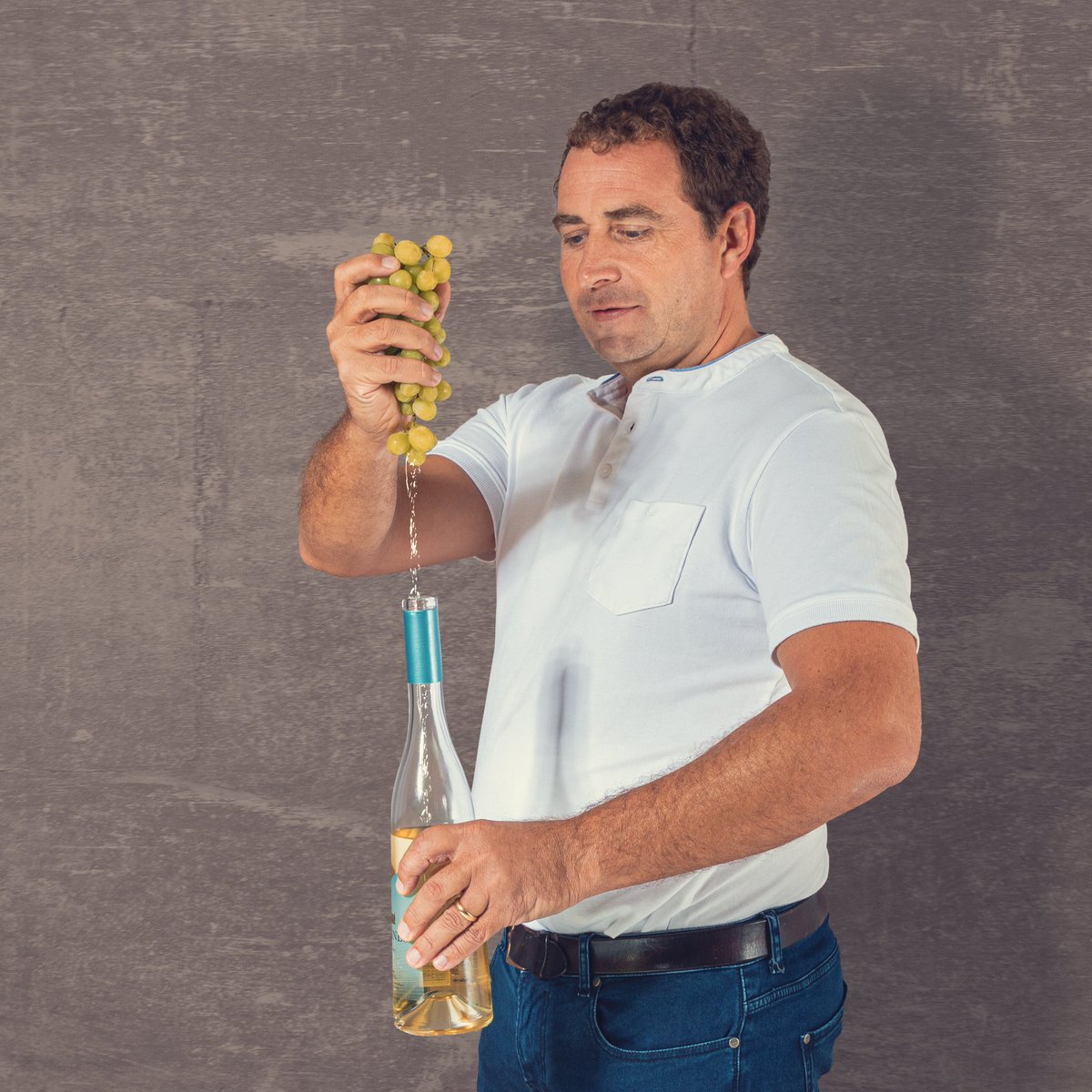 It’s international Albariño day!

We planted Albariño in France in 2009 for the first time in 400 years! 

Now that’s worth raising a glass 🥂cheers! 

#albarino #worldalbarinoday