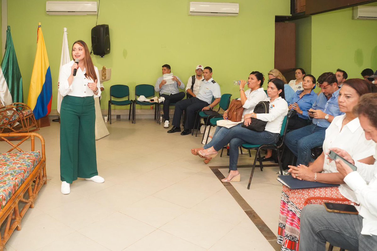 fonturcol's tweet photo. En #Tolu @MincomercioCo y @fonturcol presentaron los proyectos e inversión en #Sucre y #Córdoba, reafirmando su compromiso con el fortalecimiento del #GolfoDeMorrosquillo. Se acordó seguir colaborando para potenciar estos destinos turísticos y mejorar la conectividad en la zona. https://t.co/waVeo4aACW